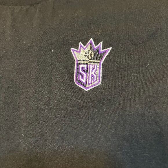 Sacramento Kings T-Shirt Size XL Black Embroidered Chest Logo Lee Sport NBA - Picture 4 of 6